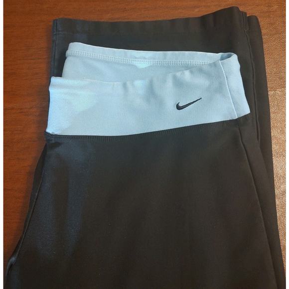 Nike Pants - Women's Nike Pants Black Straight Leg Yoga Athleisure Stretch Bottoms - Medium